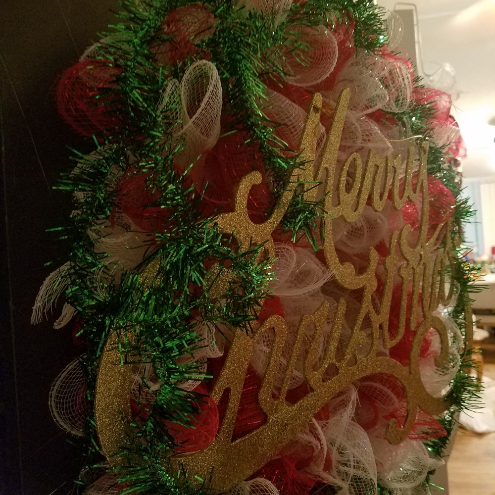 Handmade Merry Christmas wall or door decor wreath I made on a box frame.Pleas - Picture 3 of 9